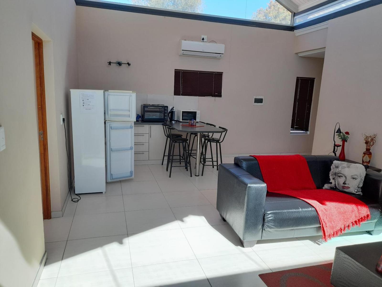 Eden Chalets Windhoek Oda fotoğraf