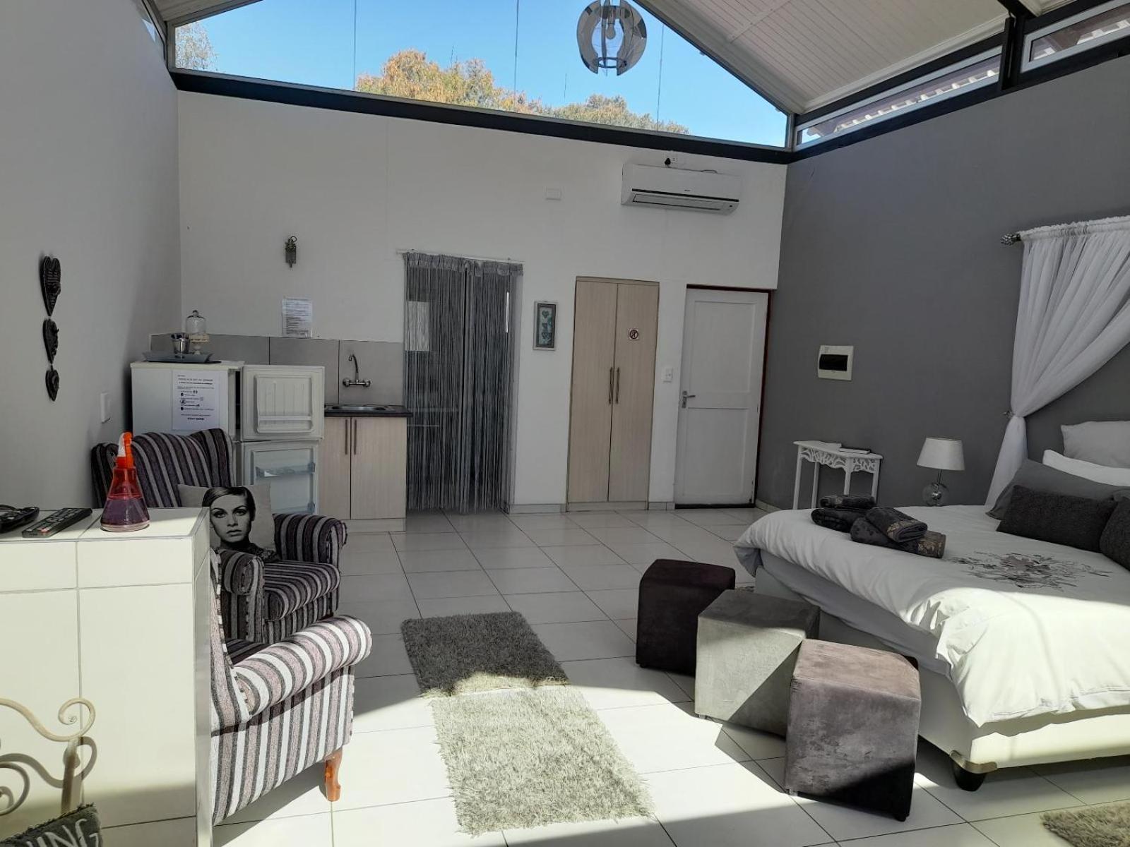 Eden Chalets Windhoek Oda fotoğraf