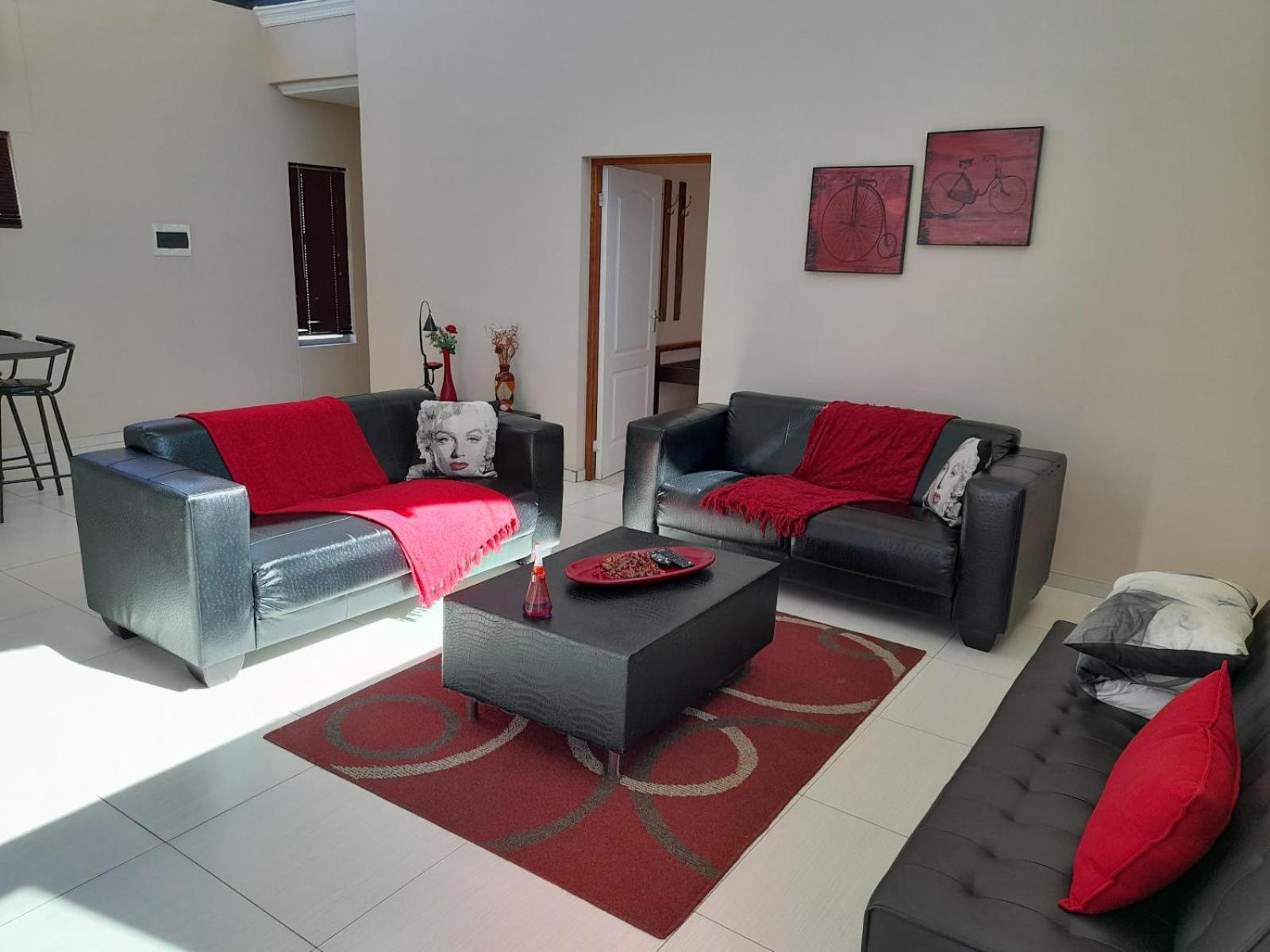 Eden Chalets Windhoek Oda fotoğraf